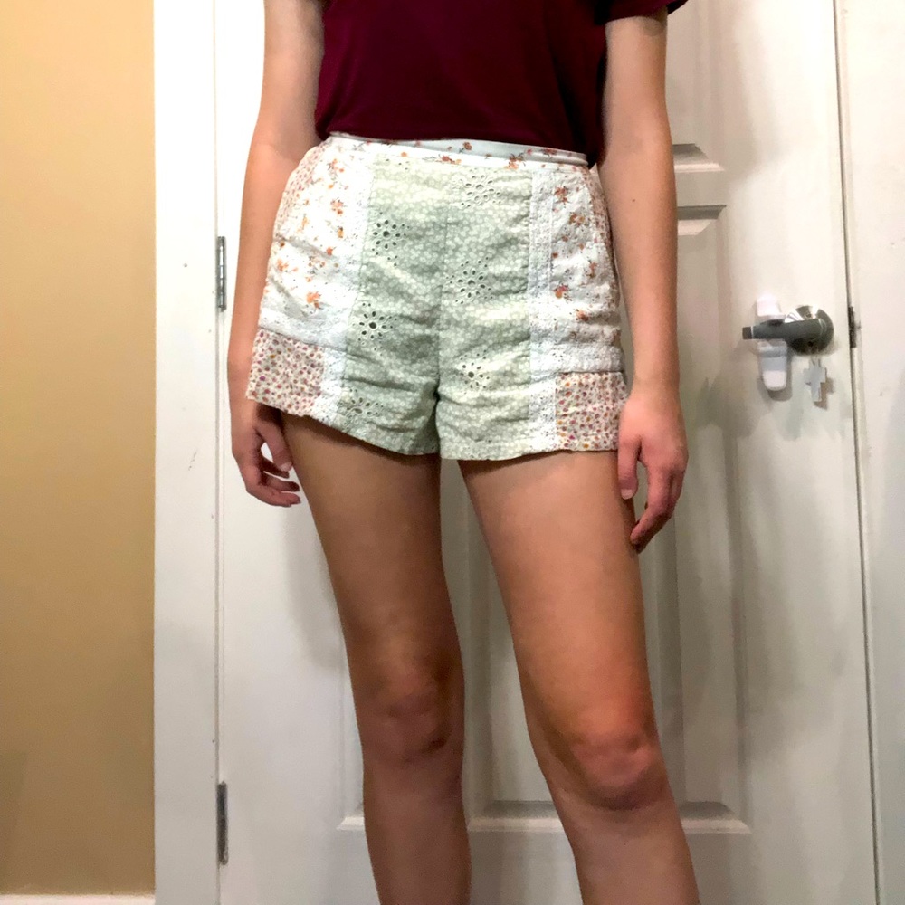 Selling patterned shorts from American eagle. has pockets and slip.